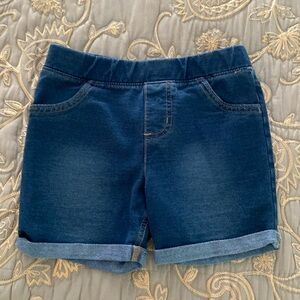 Kids Jean shorts.  Comfy cotton/polyester/spandex.  Size 5T